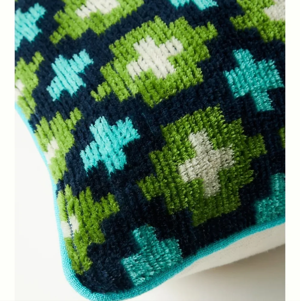 Anthropologie Clover Pillow - green - Picture 2 of 11